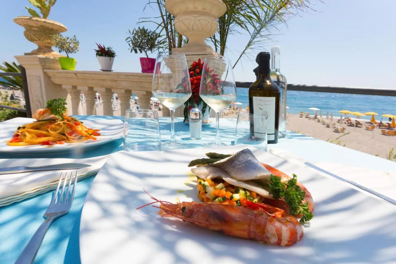 Hellenia Yachting Hotel & Spa Giardini-Naxos 4*,  Italia