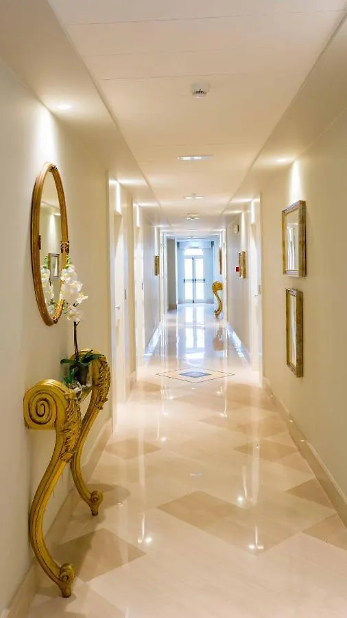 Hellenia Yachting Hotel & Spa Giardini Naxos 4*,